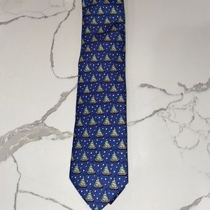 Vineyard vines Christmas tree tie